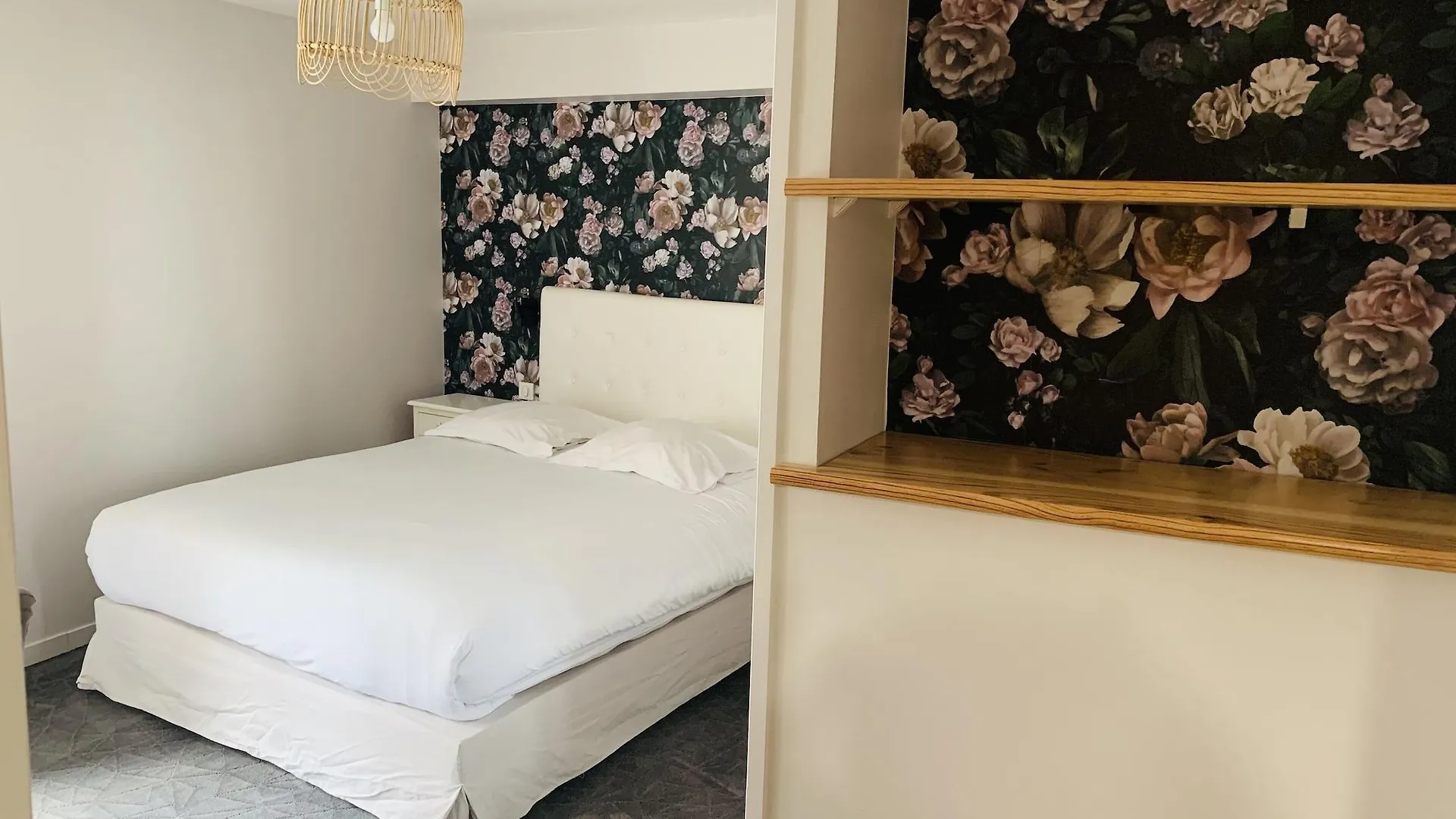 ***  Hotel Central Avignon Frankrike